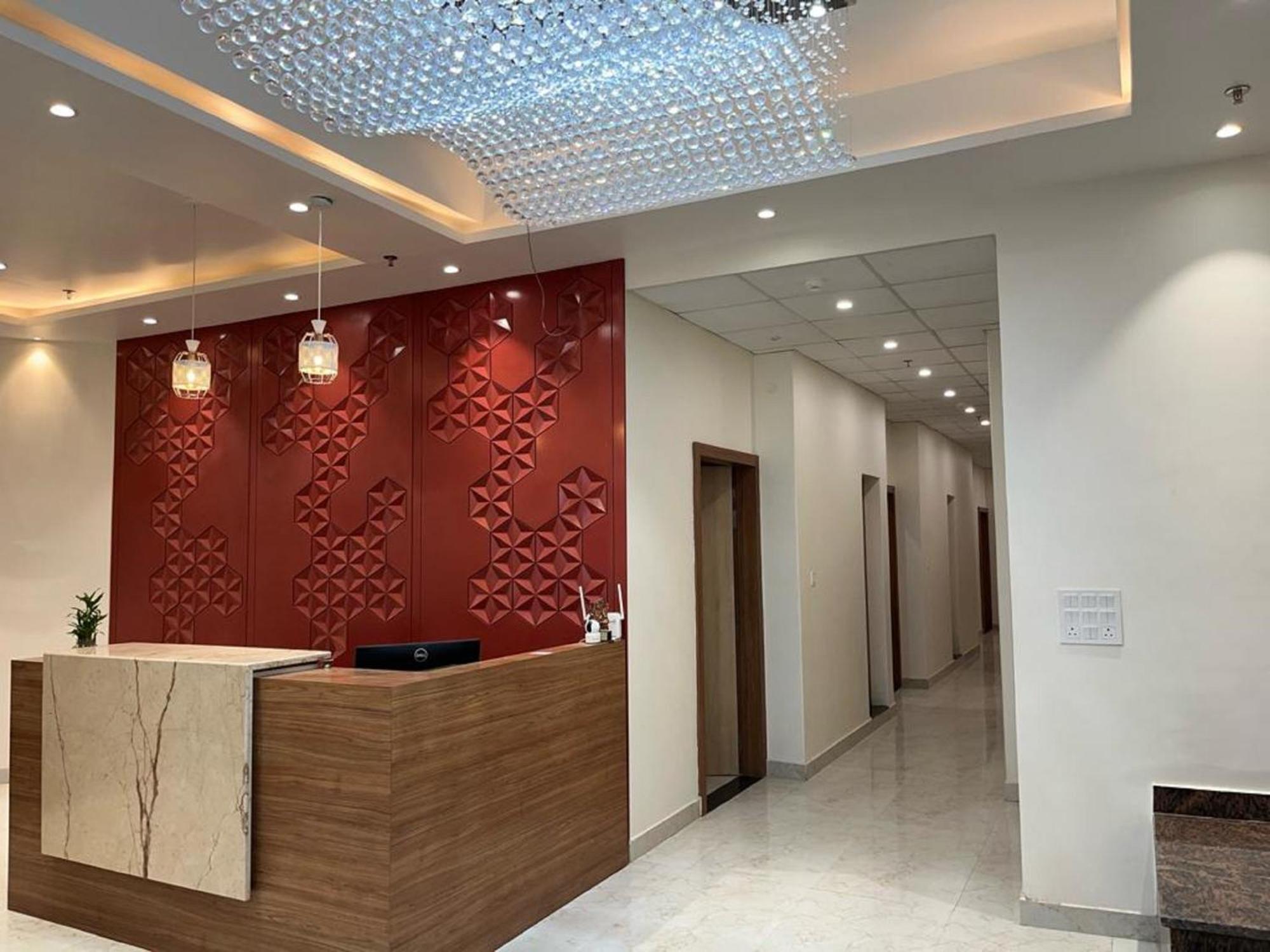 Hotel Satsang Grand Varanasi Esterno foto